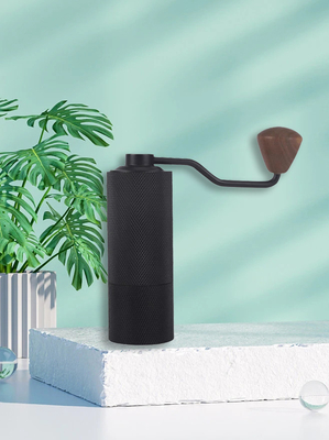 Plus petit Burr Plastic Outdoor Coffee Grinder portatif avec la poignée de noix