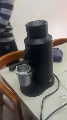 110V / 220V Voltage Moulin à café à usage domestique pour le broyage rapide et régulier de l' hôtel