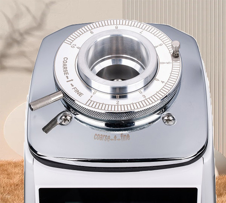 Machine de Burr Espresso Grinder Coffee Grinding de niveau d'entrée pour la maison