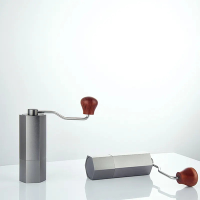 Broyeur manuelle en aluminium Hexagonal Adjustable Setting de grains de café en métal pour le voyage de ménage