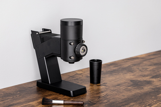 58mm Burr Electric Coffee Bean Grinder plat 50W BG58 versent au-dessus du moulin à café