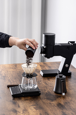 58mm Burr Electric Coffee Bean Grinder plat 50W BG58 versent au-dessus du moulin à café