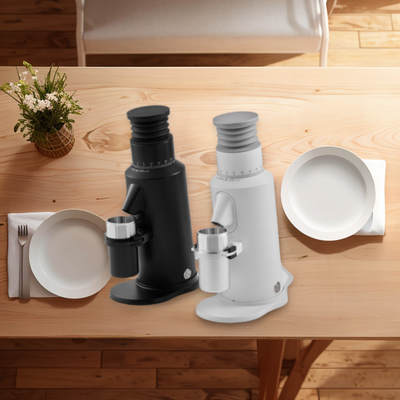 8.7kg 64mm Flat Burr Grinder Processor à grains d'expresso 250W Puissance