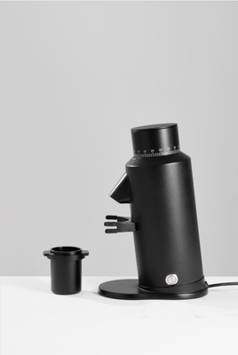 Moulin à café domestique à tension personnalisable avec lame de revêtement en titane